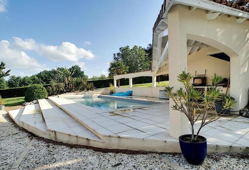 住宿加早餐  Les Goujatoux Chambre Sarlat