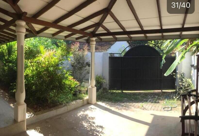 ユースホステル The Homestead Unawatuna