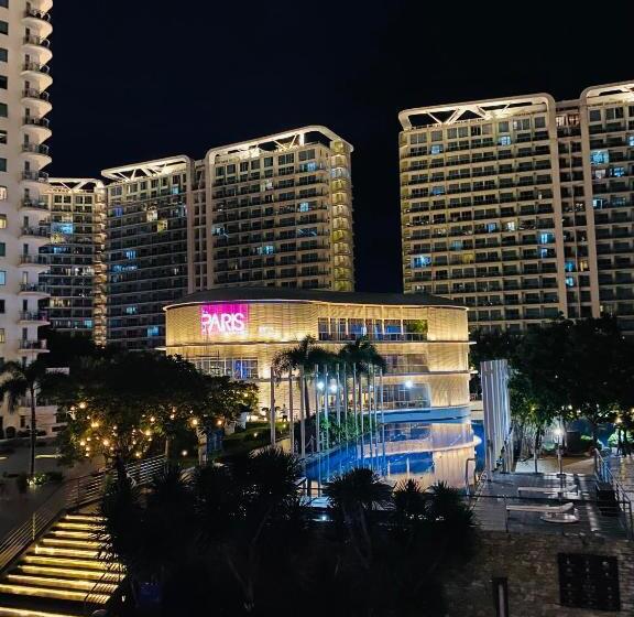 Cozy And Minimalist Room Near Airport