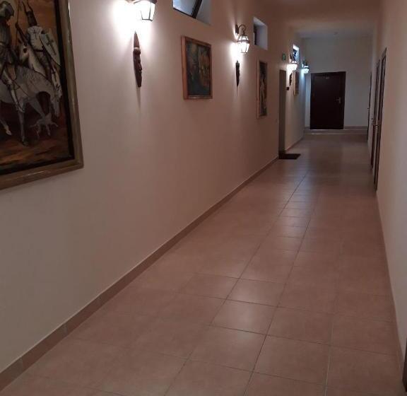 فندق отель авалон