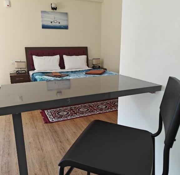 فندق Alooma Cafe And Homestay