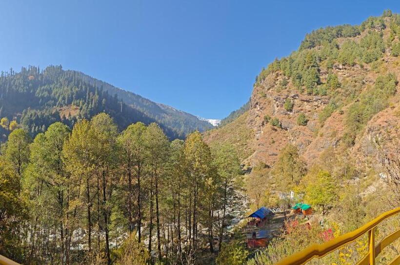 فندق Alooma Cafe And Homestay