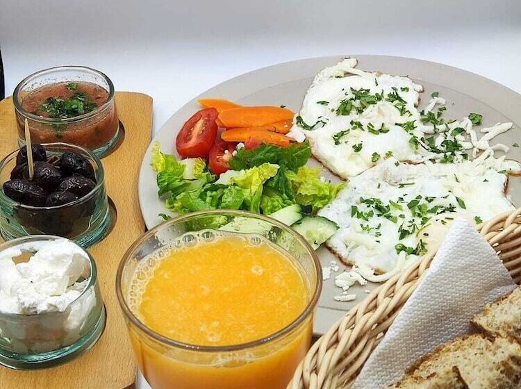 هتل Banasa Center