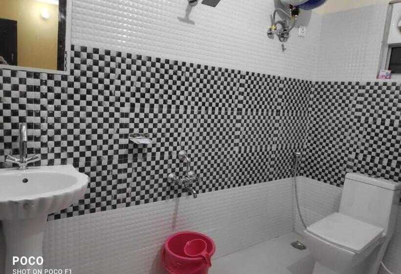 호텔 Brahma Kamal Cottage   Ransi