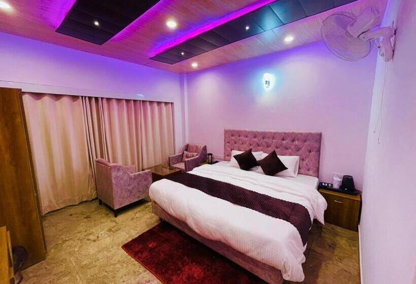 هتل Candlewood Shimla