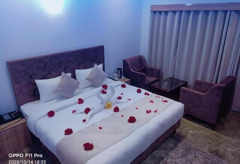 هتل Candlewood Shimla