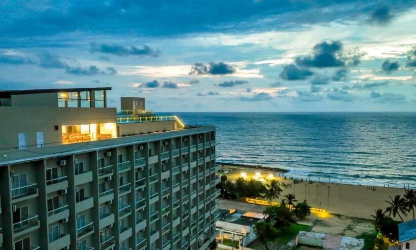 호텔 Corundum Breeze Negombo