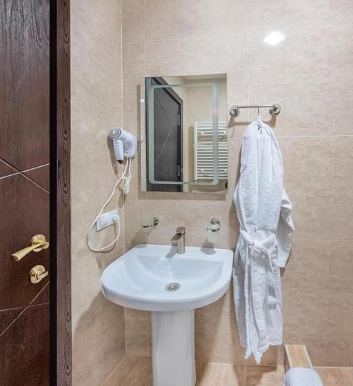 هتل Dzvel Ubanshi