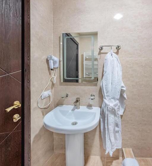 هتل Dzvel Ubanshi