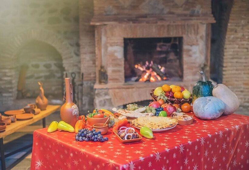 هتل Dzvel Ubanshi