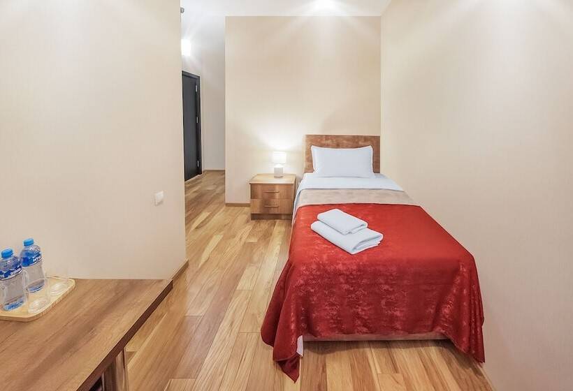 هتل Dzvel Ubanshi