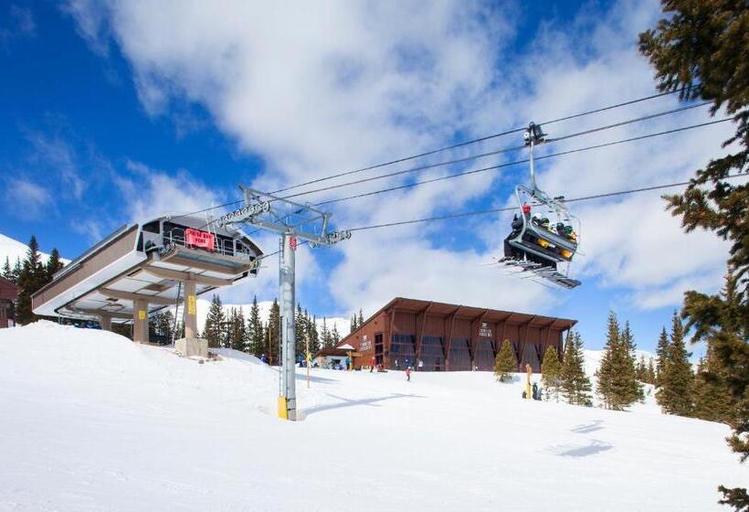 Отель Exquisite Upscale Oasis · Ski Resort