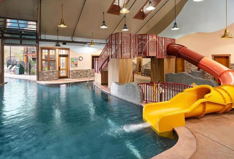 Отель Exquisite Upscale Oasis · Ski Resort