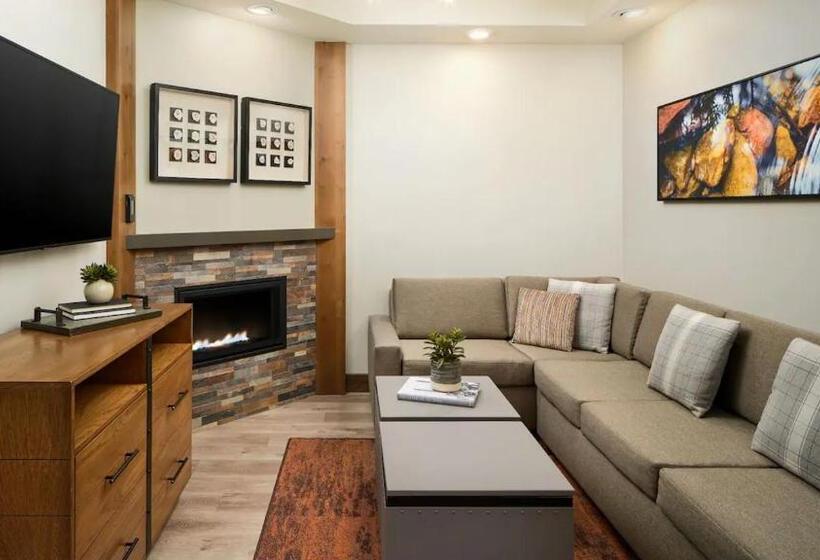 Отель Exquisite Upscale Oasis · Ski Resort