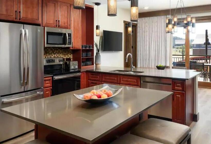 Отель Exquisite Upscale Oasis · Ski Resort