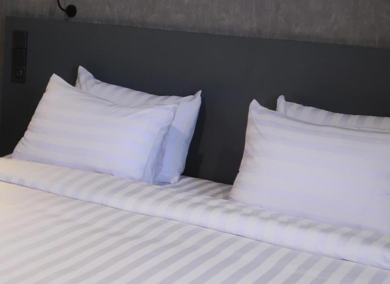 ホテル Fhandika Boutique Inc