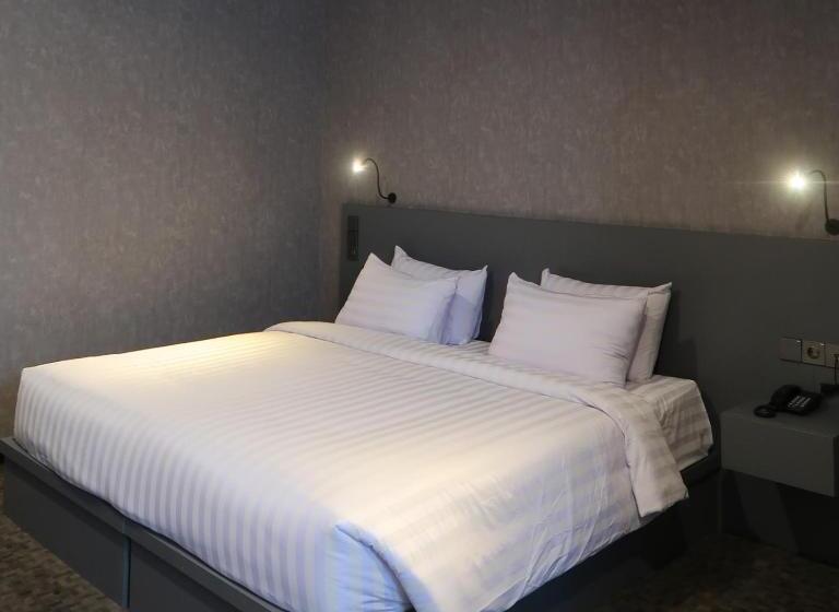 ホテル Fhandika Boutique Inc