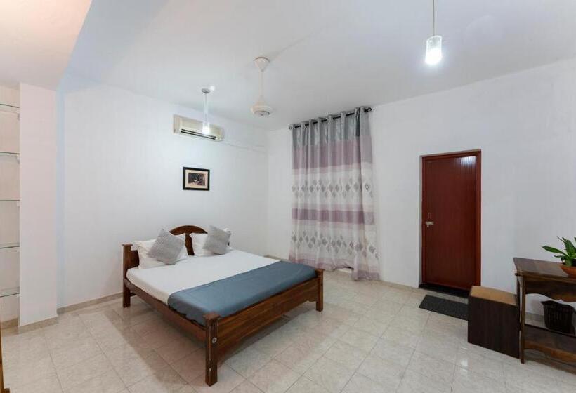 هتل Gentz Residency & Restaurant