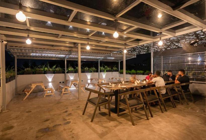 هتل Gentz Residency & Restaurant