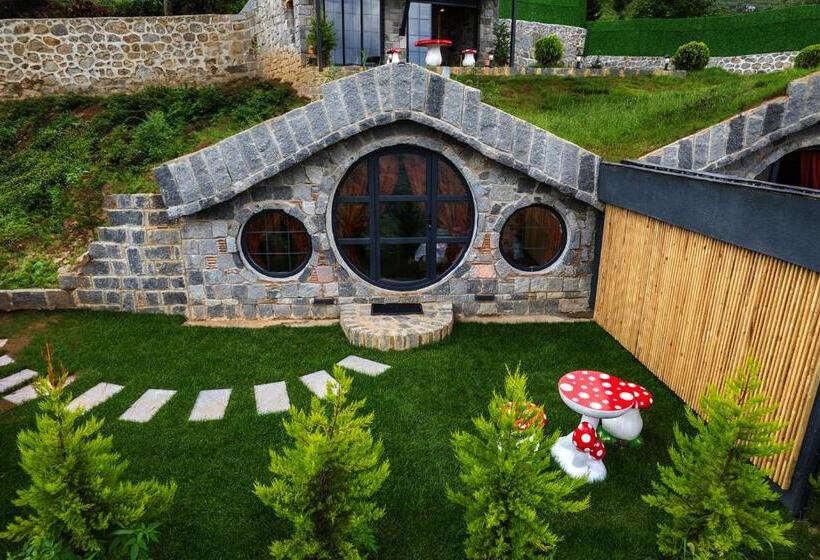 ホテル Hobbit Chalet