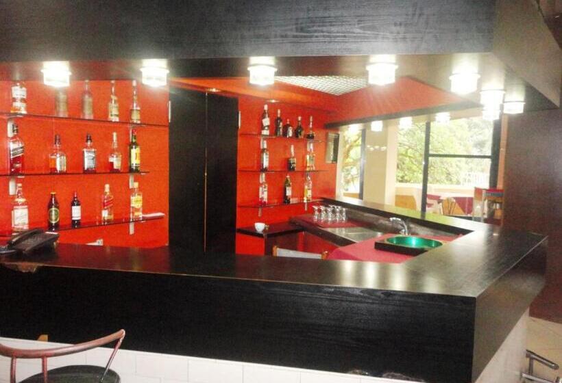 ホテル Hôtel Source Du Nil