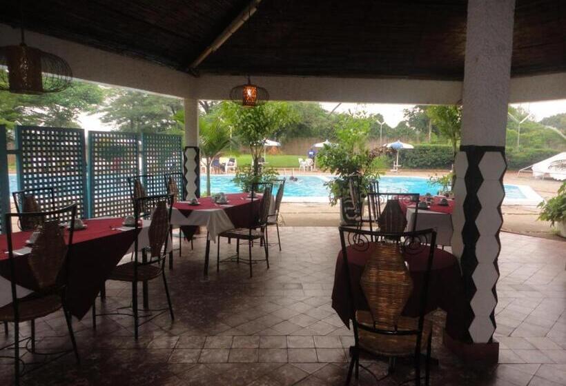 ホテル Hôtel Source Du Nil