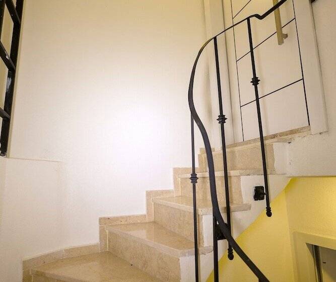 Отель Joe Black Apart