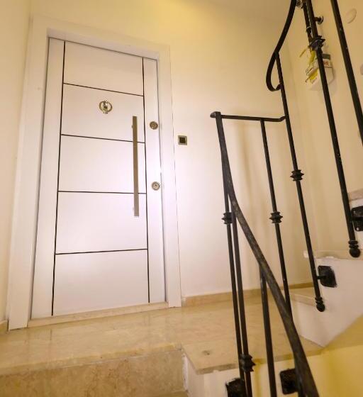 Отель Joe Black Apart