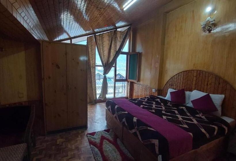 فندق Jubilant Express