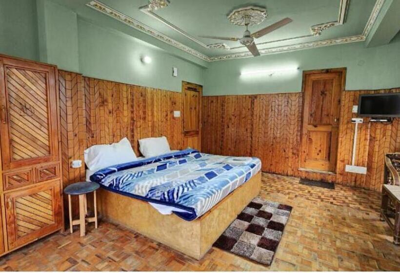 فندق Jubilant Express