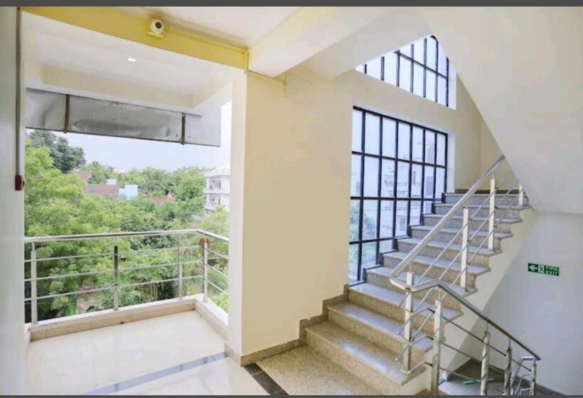 Отель Lily Grand By Gds