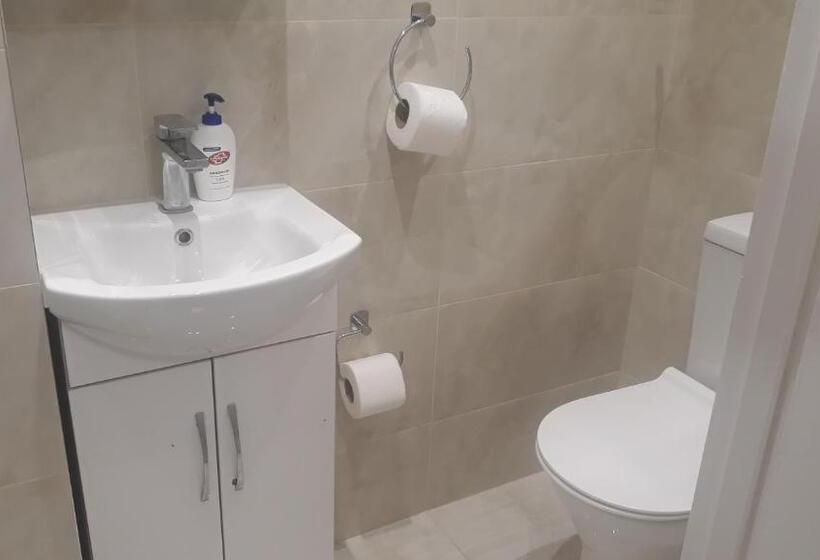 Отель Luxury Studio Flat