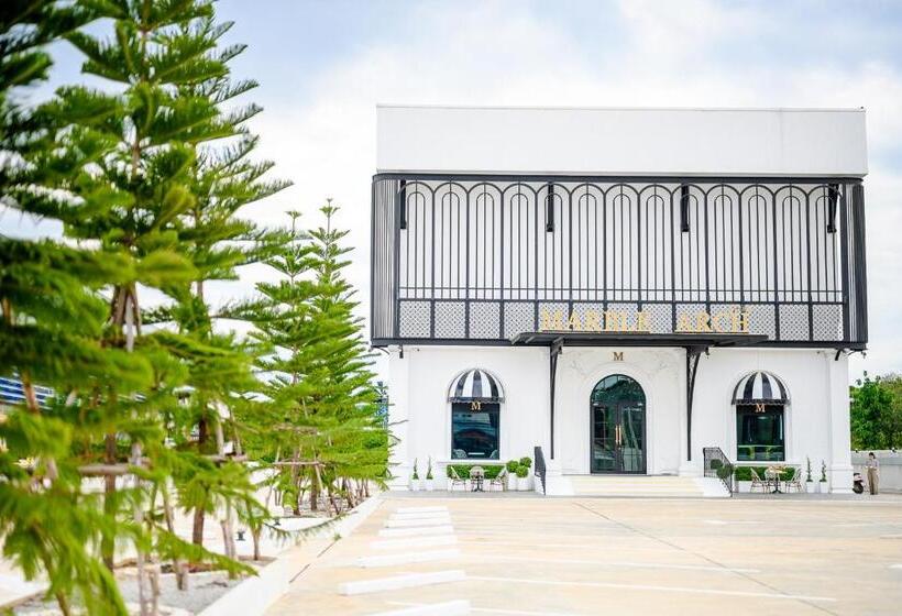 Отель Marble Arch De Loei