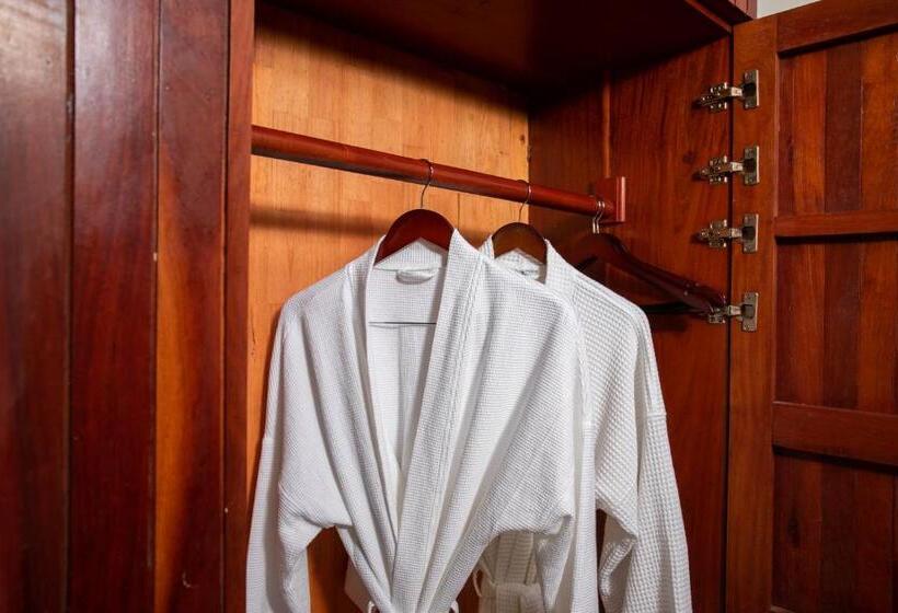 هتل Mera Residence