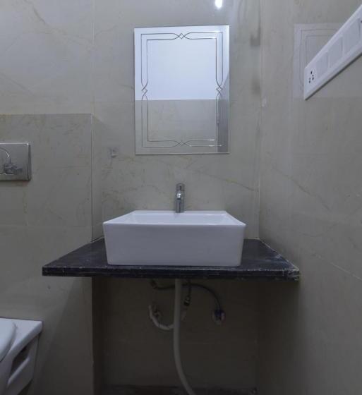 בית מלון כפרי My Stay Sirvi Inn