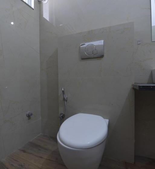 בית מלון כפרי My Stay Sirvi Inn