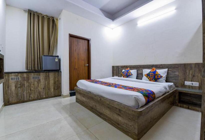 בית מלון כפרי My Stay Sirvi Inn