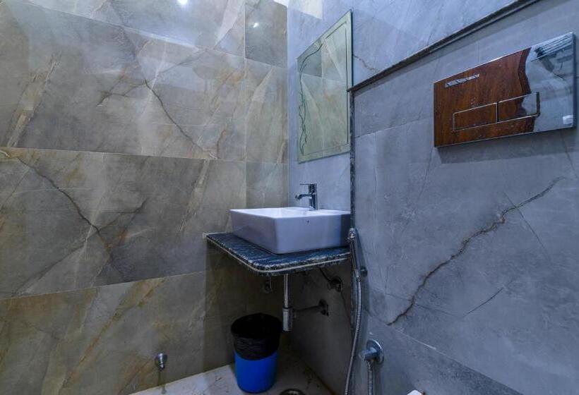 בית מלון כפרי My Stay Sirvi Inn