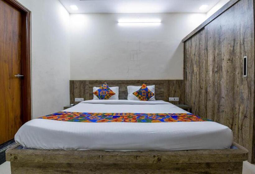 בית מלון כפרי My Stay Sirvi Inn