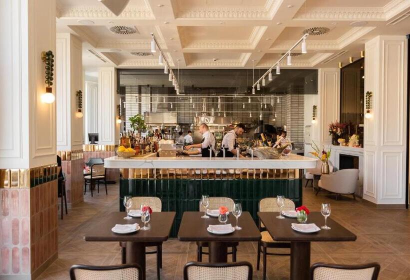 هتل Nadiya Palace