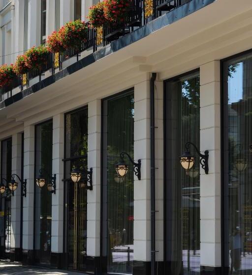 هتل Nadiya Palace