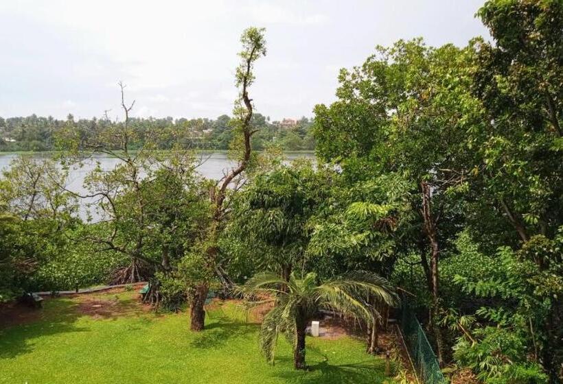 Отель New Lavan Bolgoda