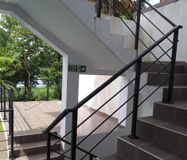 Отель New Lavan Bolgoda