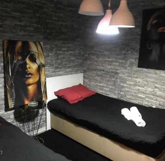 בית מלון כפרי Nirvana Bungalov