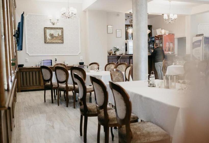 فندق Pensiunea Ana