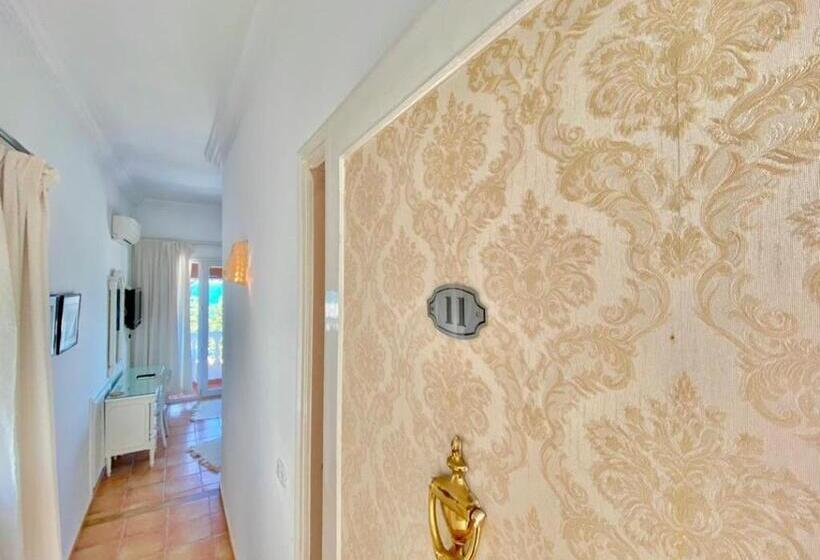 בית מלון כפרי Plaza La Marsa