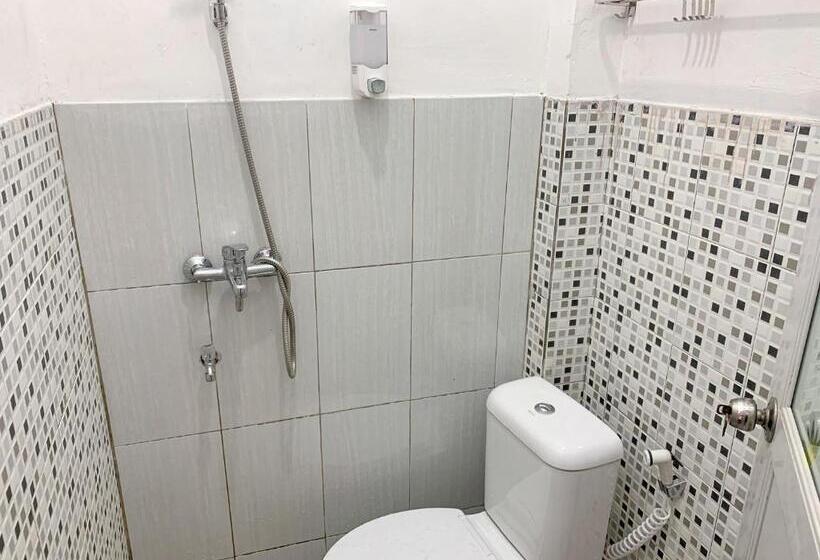 호텔 Reddoorz Near Fkip Untirta Serang