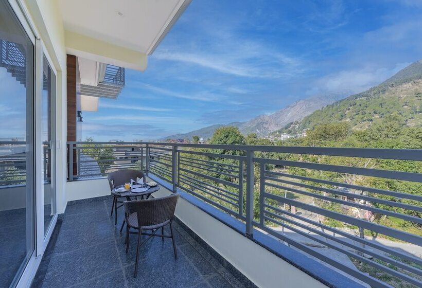 فندق Stone Wood Mountain Resort, Dharamshala