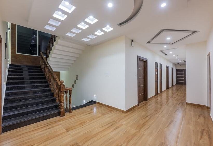 فندق Stone Wood Mountain Resort, Dharamshala