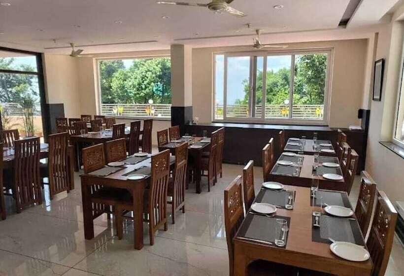 فندق Stone Wood Mountain Resort, Dharamshala